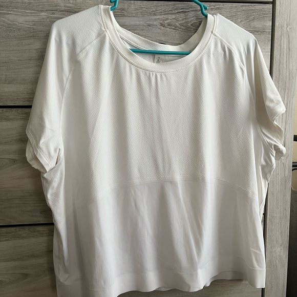 LuluLemon Women's White Top - Picture 1 of 3